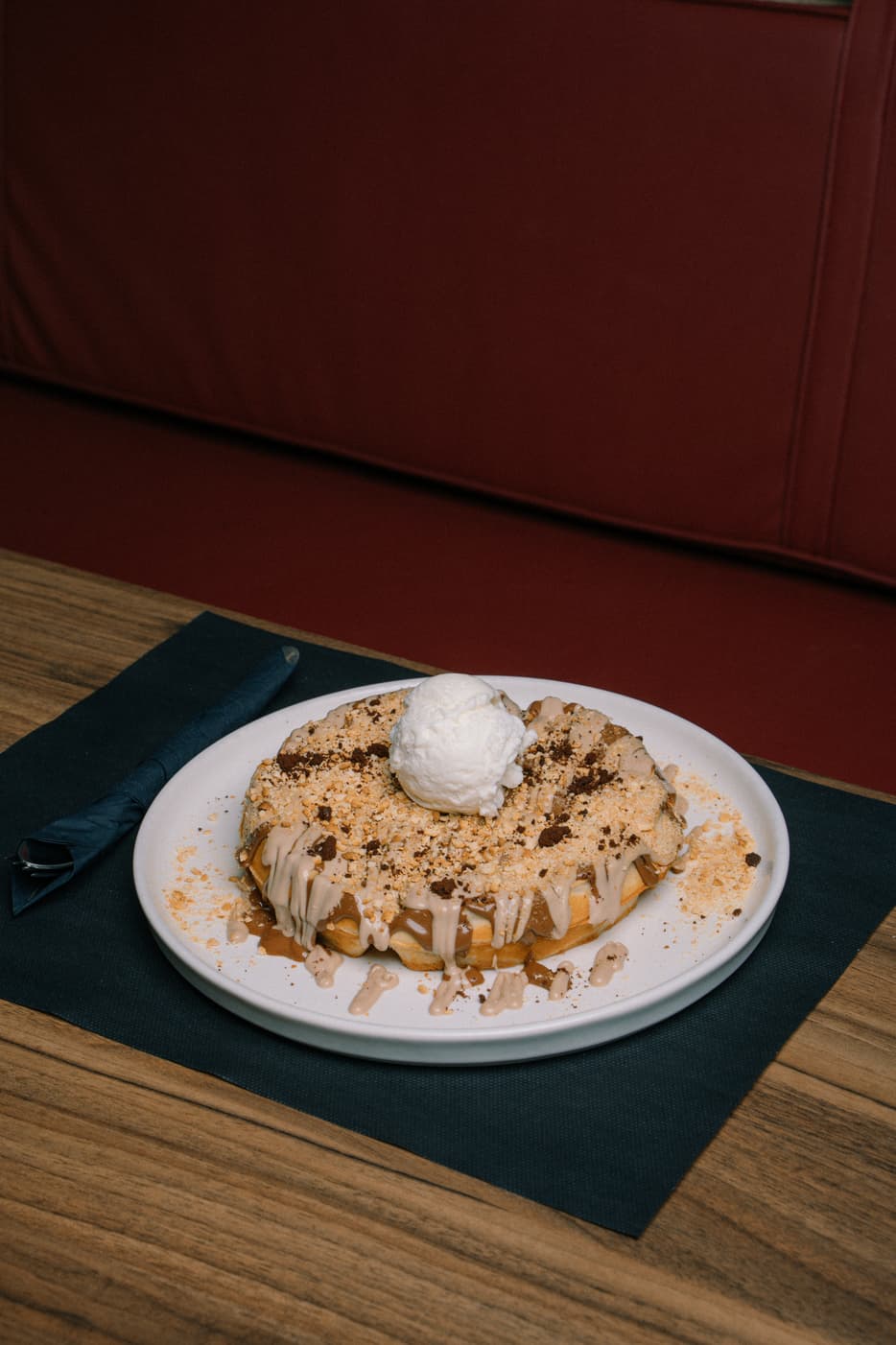 Waffle Bueno & Ice Cream